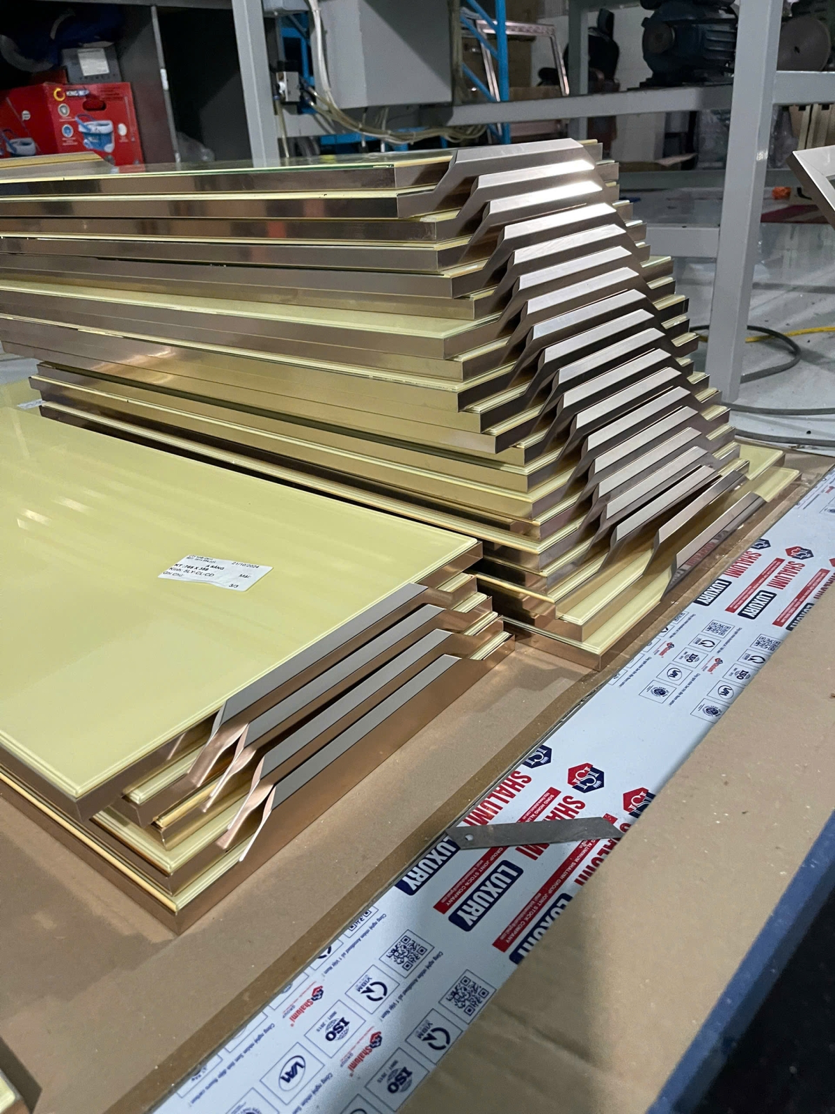 GIA CÔNG CÁNH KÍNH THÀNH PHẨM – SANG TRỌNG, TINH XẢO, CHUẨN KỸ THUẬT