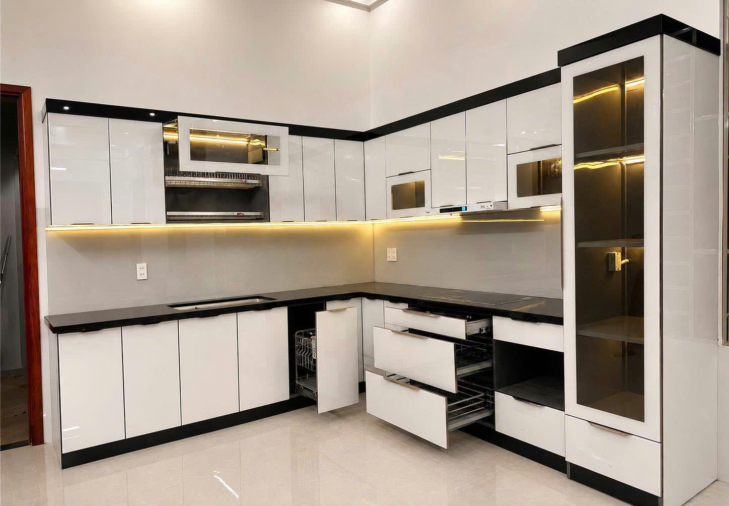 TỦ BẾP INOX CÁNH KÍNH LAMINO LUXURY