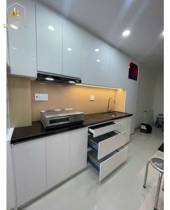 Kính Cánh Tủ Bếp – Giải Pháp Đẹp, Bền, Dễ Vệ Sinh Cho Mọi Gia Đình